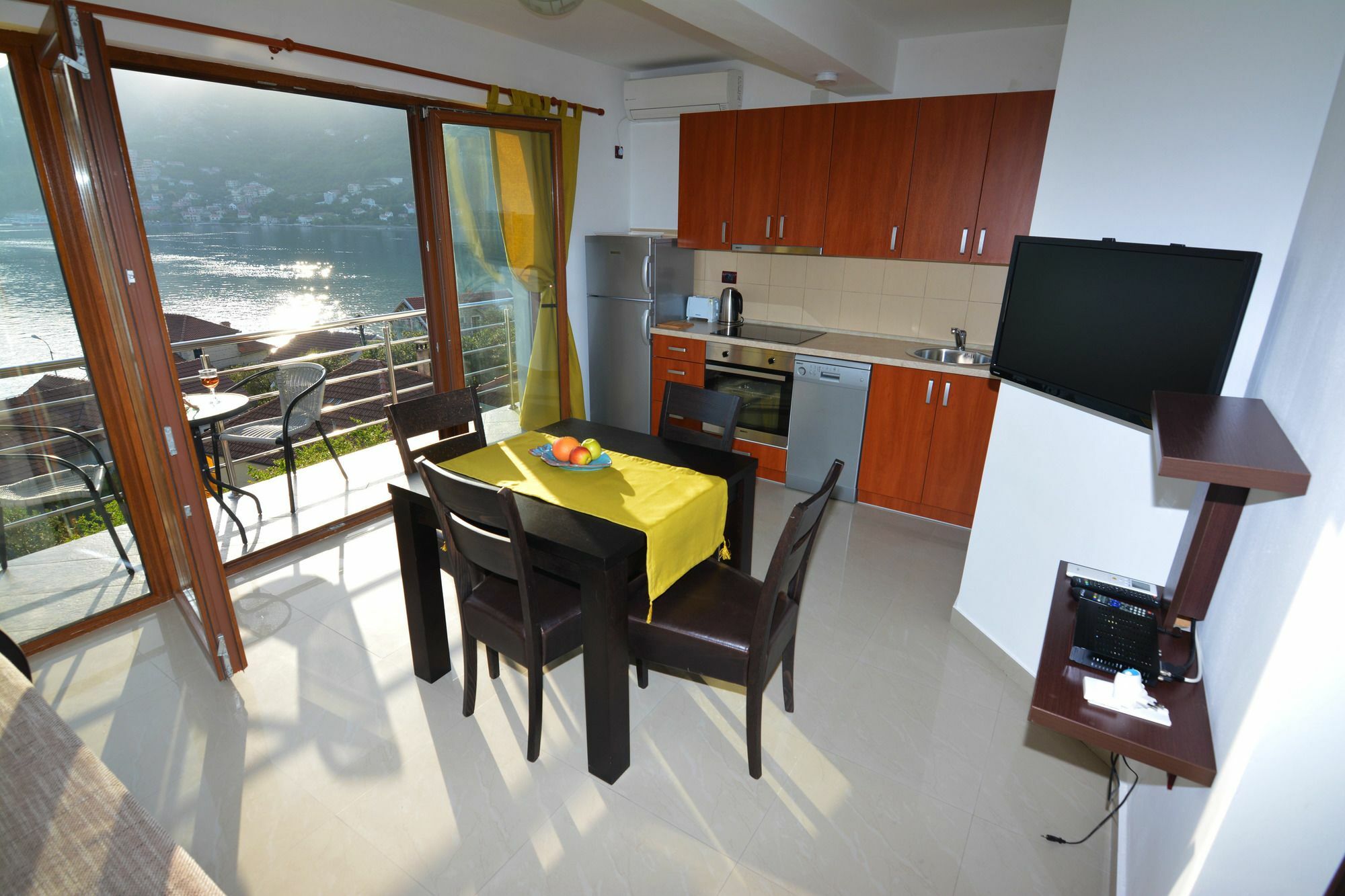 Tale House Montenegro Tivat Exterior foto